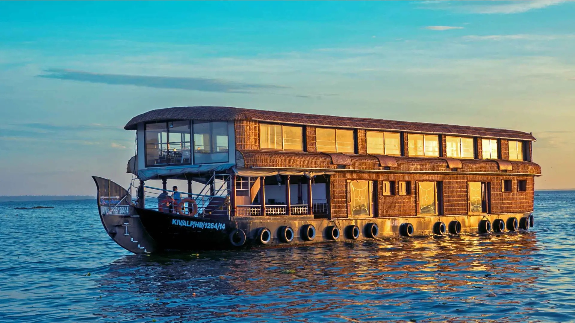 Houseboat Booking